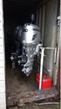 Продажа лодочных моторов из Японии (8 фотографий)